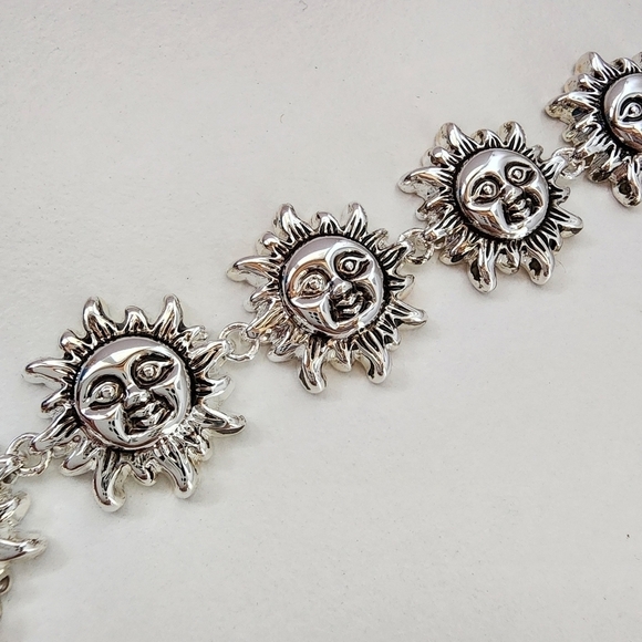 NWT Bohemian Antique Silver Metal Y2K Sun Link Toggle Bracelet - Picture 4 of 5